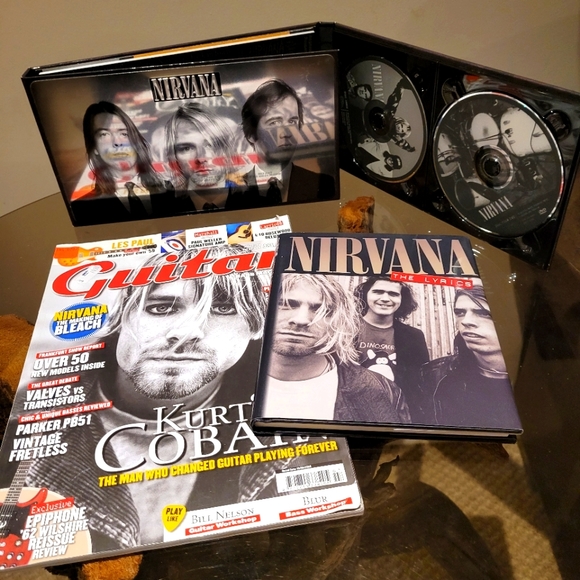 Nirvana "With the lights out" pkg. - Picture 1 of 16